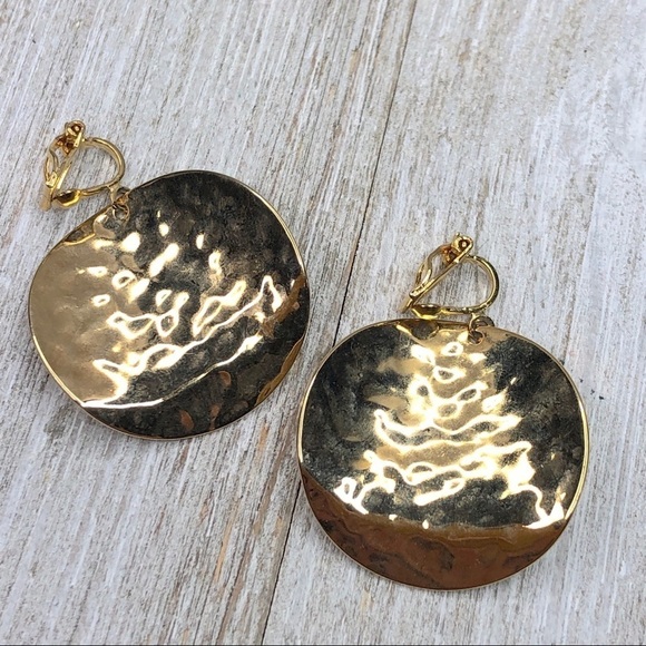 Vintage Hammered Shaped Disc Clip-on Earrings - Picture 3 of 8